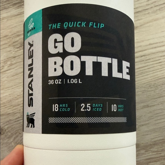 Stanley White and Gray Go Bottle 36oz - Picture 3 of 3